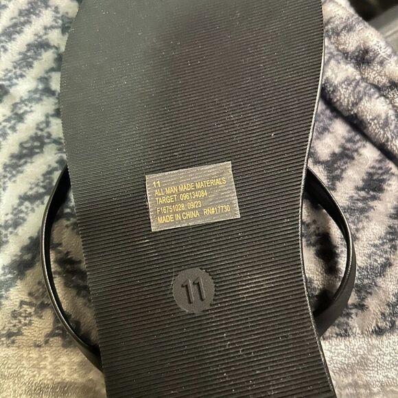 Shade & Shore Black Flip Flop Sandals Size 11 - Picture 5 of 5